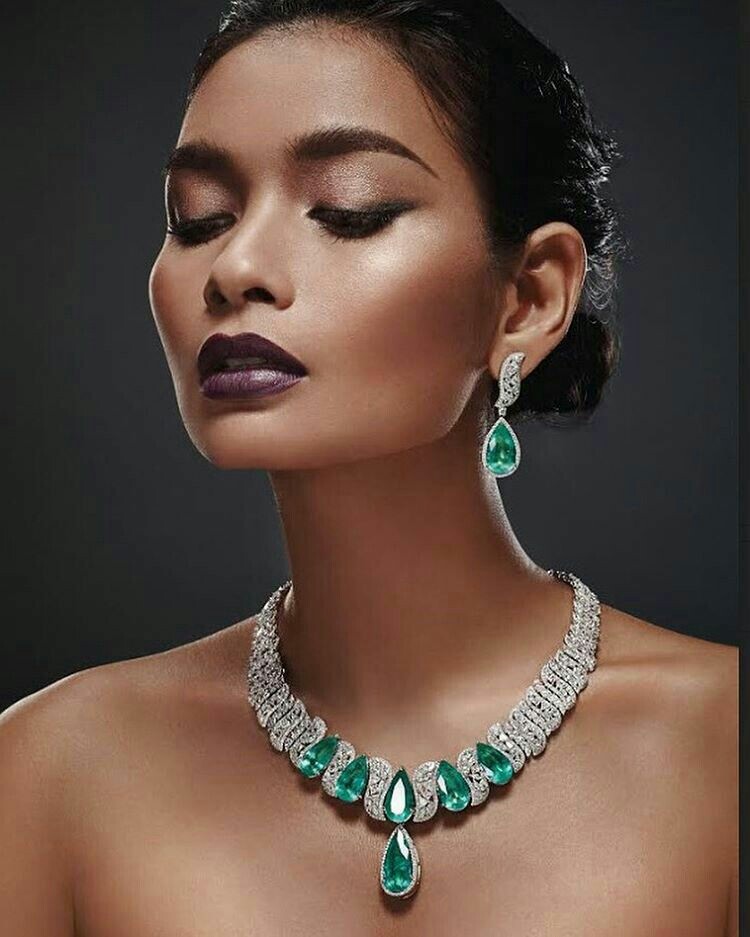 Emerald and Diamond Necklace and Earrings