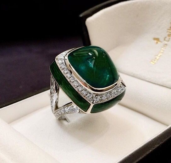 Gorgeous Emerald Ring