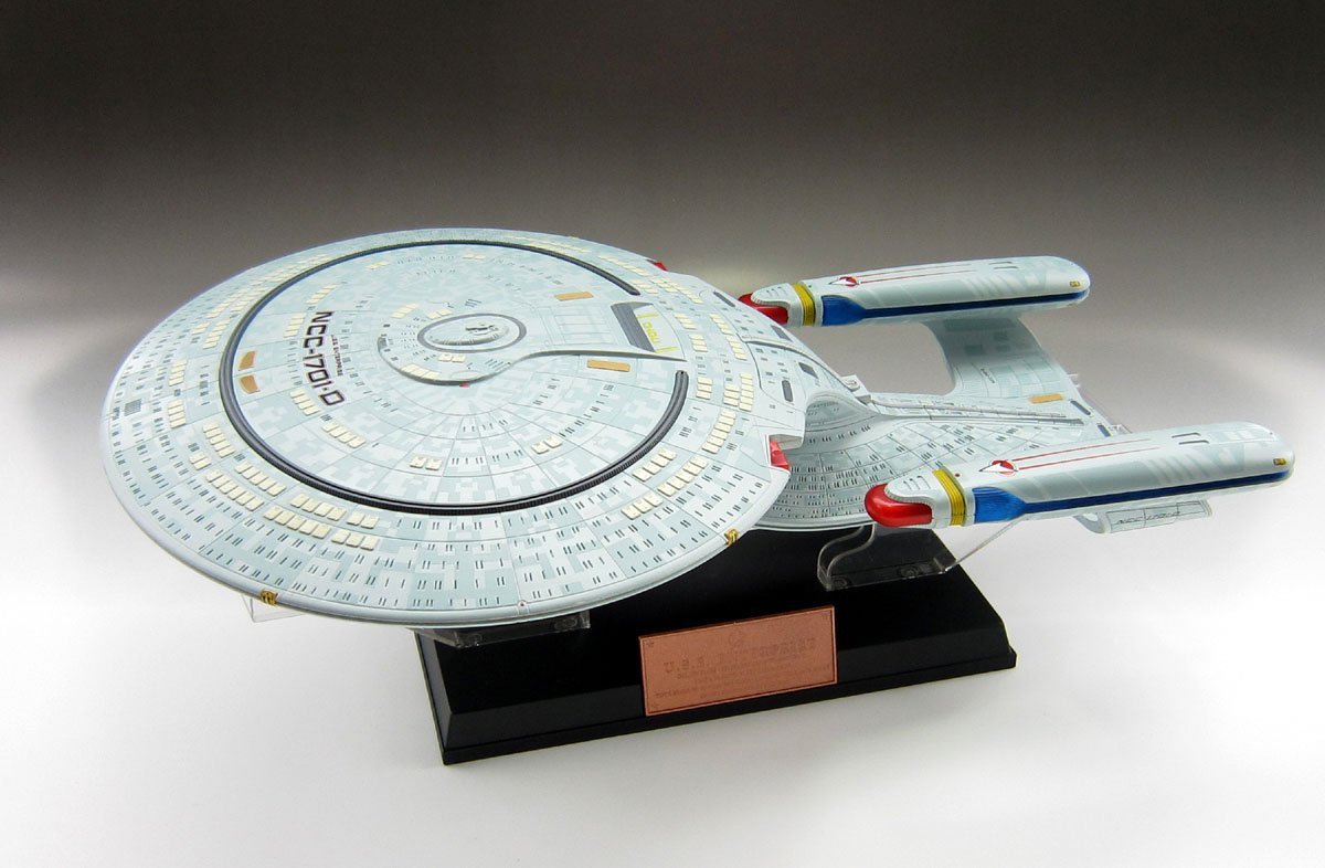 Star Trek U.S.S. Enterprise D NCC-1701D [1/2000 Scale Completed]