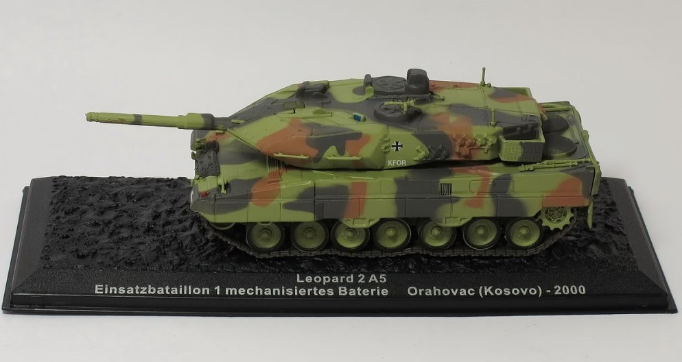 Deagostini 1/72 Combat Tank Collection Leopard 2 A5. Einsatzbataillon 1 mechanisiertes Baterie. Orahovac (Kosovo) - 2000 Issue 41 by DeAgostini