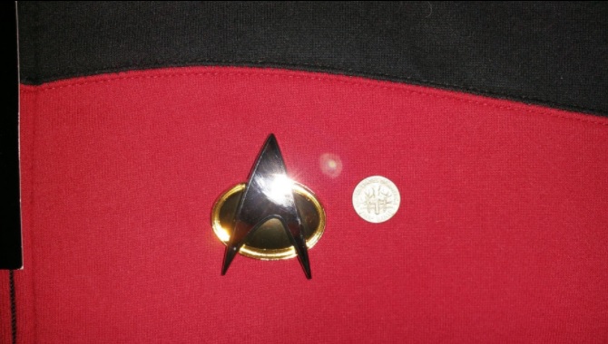  Quantum Mechanix Star Trek The Next Generation Communicator Badge Replica
