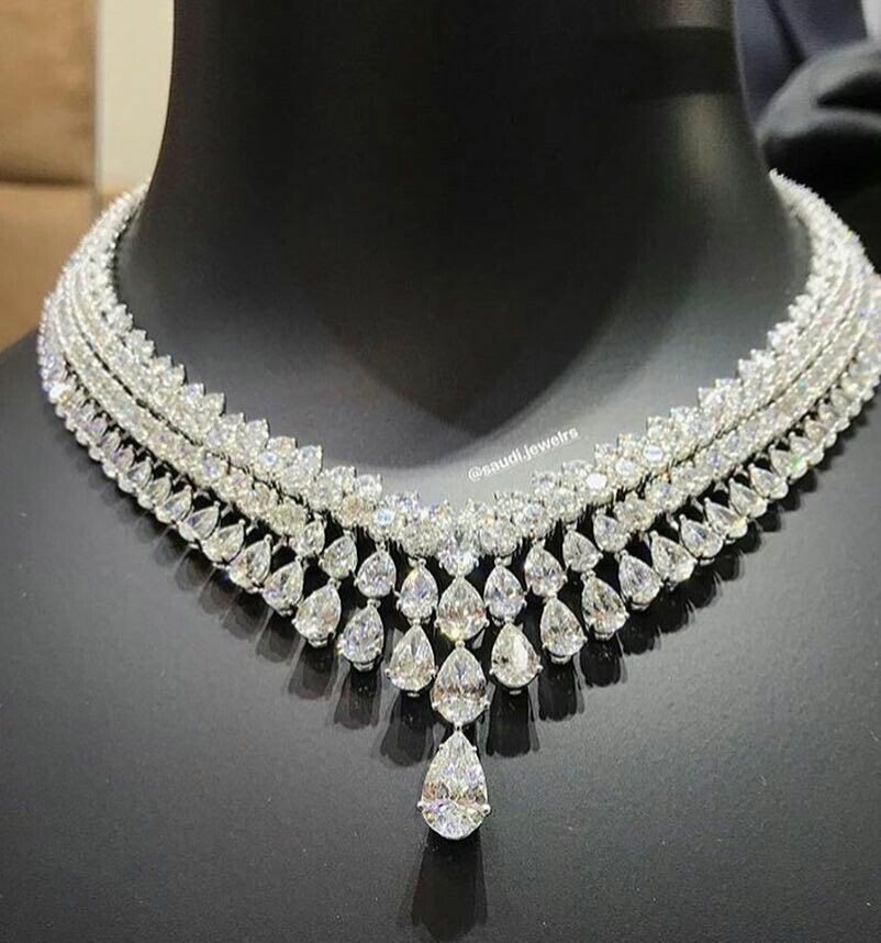 A Gorgeous Diamond Necklace