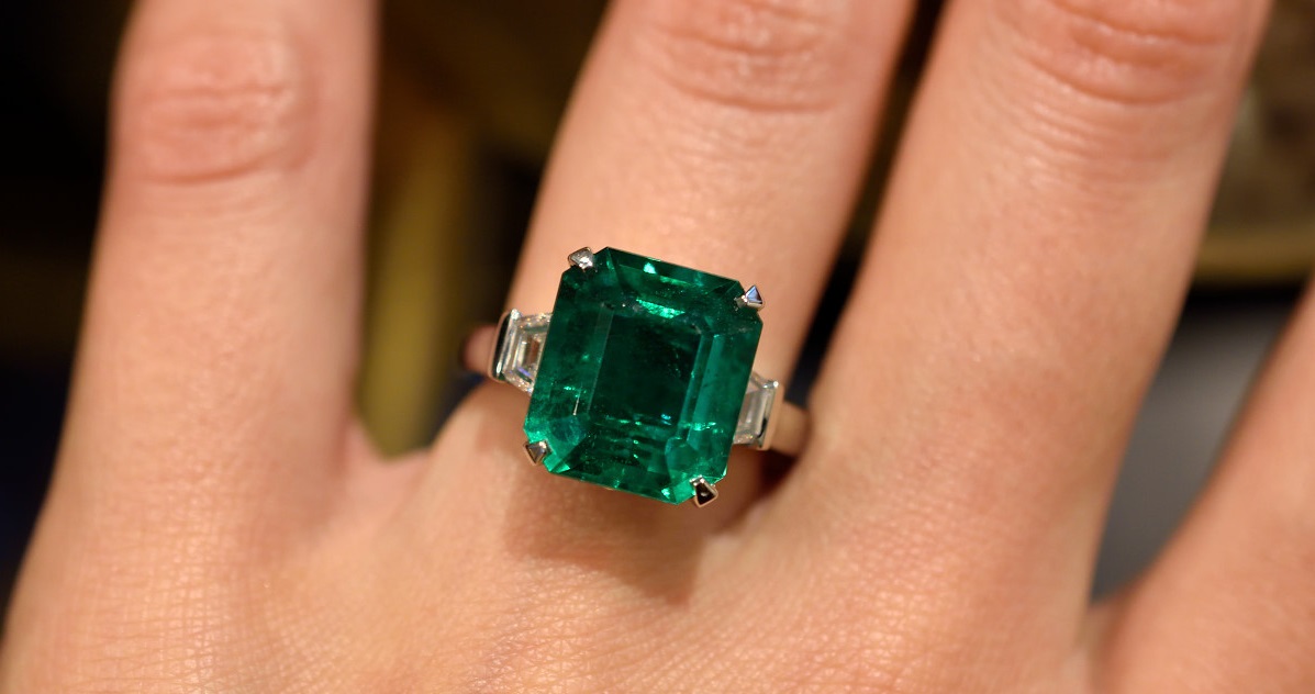 Fabergé Devotion emerald ring